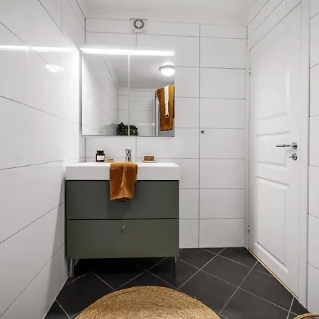 Modern In Center - 5 Bedrooms - 1 Minute To Bryggen *