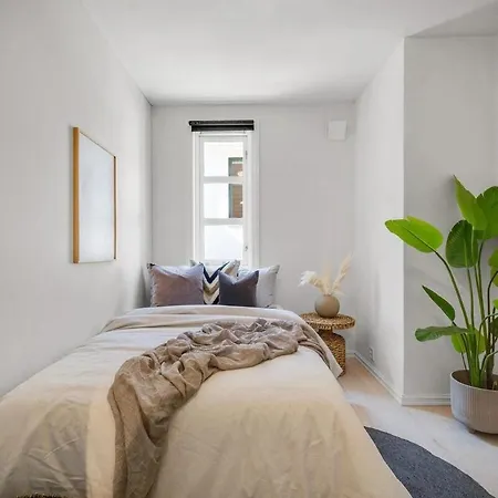 Modern In Center - 5 Bedrooms - 1 Minute To Bryggen Apartment