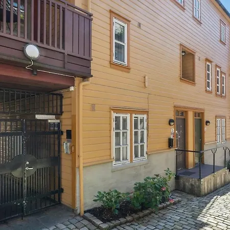 Modern In Center - 5 Bedrooms - 1 Minute To Bryggen