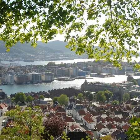 Modern In Center - 5 Bedrooms - 1 Minute To Bryggen Apartment