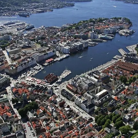 Modern In Center - 5 Bedrooms - 1 Minute To Bryggen *